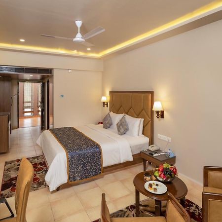 Uday Samudra Leisure Beach Hotel & Spa Kovalam Exterior photo