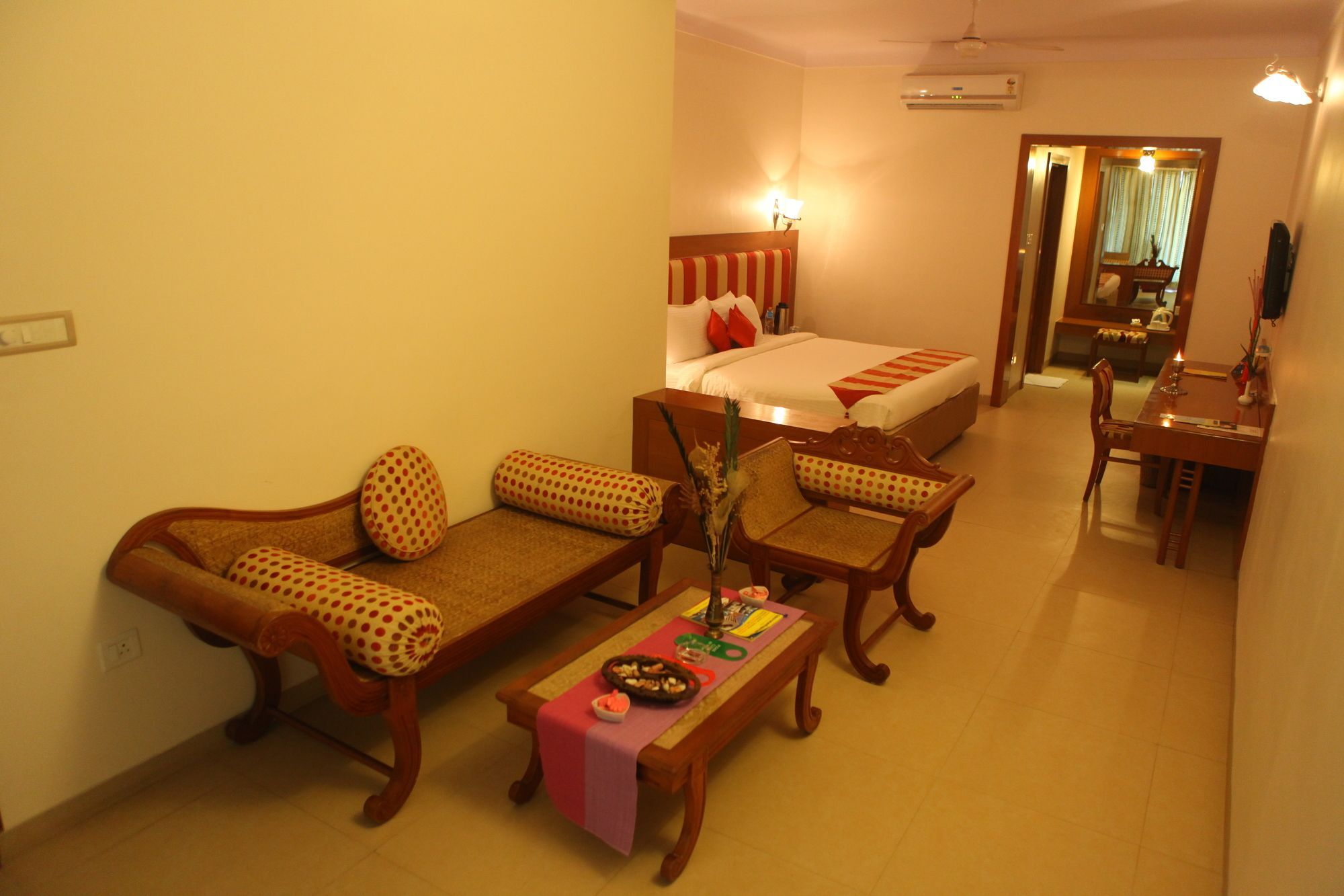 Uday Samudra Leisure Beach Hotel & Spa Kovalam Exterior photo